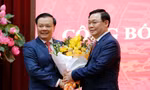 Chủ tịch Quốc hội Vương Đình Huệ, nguyên Bí thư Thành uỷ Hà Nội và tân Bí thư Thành uỷ Hà Nội Đinh Tiến Dũng. Ảnh: Mạnh Thắng