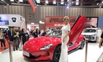 'Bóng hồng' khoe sắc tại Vietnam Motor Show 2024