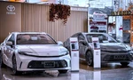 Loạt xe hybrid chạy đua giảm giá dịp cuối năm