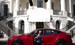Tổng thống Mỹ Donald Trump mua xe điện Tesla