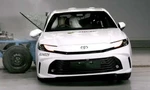 Toyota Camry đời mới lập kỷ lục trong thử nghiệm an toàn