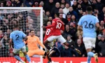 Đánh bại Man City 2-1 trận derby thành Manchester, MU bám sát đối thủ trong cuộc đua vô địch