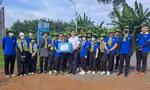 Hội Sinh viên tỉnh Đồng Nai thăm và tặng quà Đội hình sinh viên tình nguyện 'Mùa Hè Xanh'
