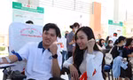Nam sinh năm 2 được truyền động lực hiến máu từ mẹ