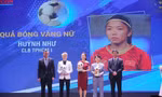 Nữ cầu thủ - sinh viên Huỳnh Như được trường trao giải thưởng đặc biệt
