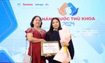 Phụ huynh ‘Nâng bước thủ khoa 2024’: Vượt ngàn cây số cùng con trọn vẹn khoảnh khắc vinh danh