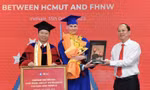 Trao tặng ‘Tủ sách Việt Nam’ cho trường ĐH Khoa học Ứng dụng và Nghệ thuật Tây Bắc Thụy Sĩ