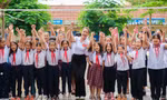 Nghệ sĩ trẻ TP. HCM mang niềm vui đến với bà con khó khăn tại Đắk Nông