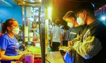 Bạn trẻ rủ nhau xuống phố ẩm thực lớn nhất Sài Gòn sau buổi đầu trở lại trường học tập