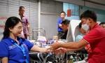 Đoàn viên, thanh niên hăng hái tham gia chương trình hiến máu 'Chủ nhật Đỏ' tại Cảng Hàng không Quốc tế Tân Sơn Nhất