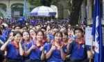 TP. HCM: Hàng nghìn sinh viên tình nguyện ra quân chương trình ‘Tiếp sức mùa thi’ năm 2025