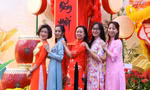 Kết thúc kỳ nghỉ Tết, khu vực Trung tâm Quận 1, TP. HCM vẫn đông bạn trẻ đi du Xuân