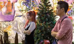 Thời tiết se lạnh, bạn trẻ nô nức ra đường đêm Noel