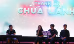 Bạn trẻ hòa mình vào không gian âm nhạc chữa lành
