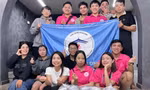 Chuyến xe phát cháo đêm cho người vô gia cư của những người trẻ ‘Sài Gòn Thương’