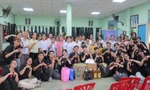 Mang yêu thương đến trẻ em khiếm thị