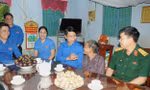 Bí thư Thường trực T.Ư Đoàn thăm Mẹ Việt Nam Anh hùng tại Cần Thơ