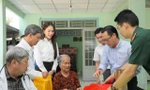 Bác sĩ trẻ Bệnh viện Quân y 175 khám, chữa bệnh cho bà con Q.12, huyện Củ Chi