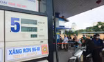 Giá xăng dầu trong nước lại thiết lập kỷ lục mới và sẽ "làm nghèo" nhanh hơn túi tiền của người dân và doanh nghiệp. Ảnh: Như Ý