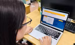 Với hình thức học trực tuyến, VB2 đang thực sự hấp dẫn nhiều người học. Ảnh NGHIÊM HUÊ