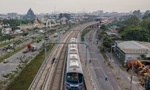 Đoàn tàu metro số 1 TPHCM chạy thử nghiệm đoạn trên cao. Ảnh: PHẠM NGUYỄN