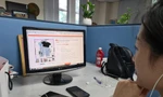 Tù 1/8 tới, chủ các sàn thương mại điện tử phải cung cấp thông tin cá nhân kinh doanh và tiến tới khai nộp thuế. Ảnh: Nguyễn Hà