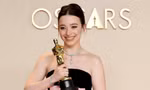 Nữ chính "Anora" Mikey Madison bị chỉ trích sau khi nhận tượng vàng Oscar 2025