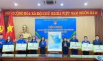 Trao tặng 3.000 bản đồ Việt Nam hưởng ứng cuộc vận động 'Tự hào một dải non sông'
