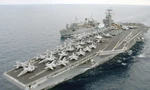 Houthis nói tàu sân bay Mỹ rút lui 1.300km