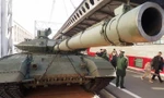 Đối đầu trên chiến trường Ukraine, T-90M của Nga hay M1 Abrams của Mỹ sẽ giành lợi thế?