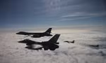 Tiêm kích MiG-31 Nga xuất kích chặn máy bay ném bom chiến lược B-1B của Mỹ