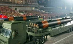 Triều Tiên lần đầu phô diễn phương tiện không người lái 'sóng thần' trong cuộc duyệt binh 