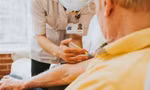 Sắp có vắc xin ngăn ngừa và điều trị bệnh mất trí nhớ Alzheimer 