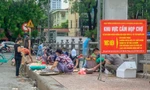 Bất chấp lệnh cấm, chợ cóc nhiều nơi ở Hà Nội vẫn âm thầm hoạt động
