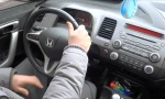 Cầm vô-lăng thế nào để lái xe an toàn nhất?