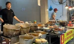 Chợ nhà giàu phố cổ ế khách, bất ngờ giá thực phẩm trong siêu bão