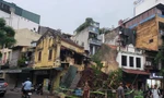 Hà Nội: Chi tiết vụ cây đổ, tường sập, 3 người bị thương do bão 