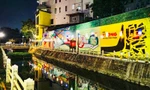 Một tuyến đường ven hồ Trúc Bạch vừa được cải tạo