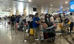 29 Tết, sân bay Tân Sơn Nhất vẫn nườm nượp người về quê ăn Tết 