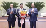 Lãnh đạo thành phố chúc mừng ông Trần Đức Hoạt