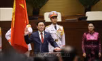 Hình ảnh tân Chủ tịch Quốc hội Vương Đình Huệ tuyên thệ nhậm chức