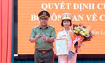 Trung tá Ksor H'Bơ Khắp nhận quyết định bổ nhiệm Phó Giám đốc Công an tỉnh Gia Lai