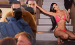 Kim Kardashian tung ảnh bikini nóng bỏng sau ‘nụ hôn đầu’ với tình trẻ