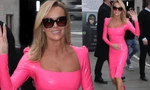Diện váy bó sát không nội y, Amanda Holden bị 'ném đá'