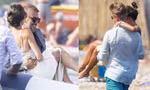 Victoria Beckham lộ nội y gợi cảm, được ông xã bế trên biển