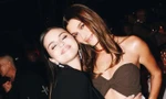 Bức ảnh dậy sóng của Selena Gomez và Hailey Bieber