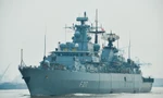 Khinh hạm Bayern cập cảng Nhà Rồng