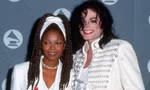 Janet Jackson tiết lộ bị anh trai Michael gọi là ‘lợn, bò và ngựa’
