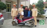 Cặp vợ chồng bất ngờ tìm lại xe máy sau 7 năm bị mất