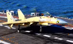 Tiêm kích hạm J-15 cất hạ cánh trên tàu sân bay Liêu Ninh CV-16